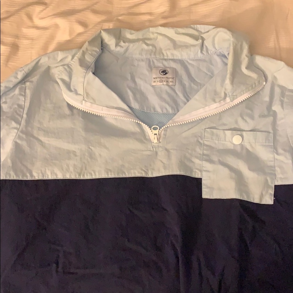 Southern proper pullover